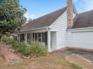 135 Woodglen Dr, Gulfport, MS 39507