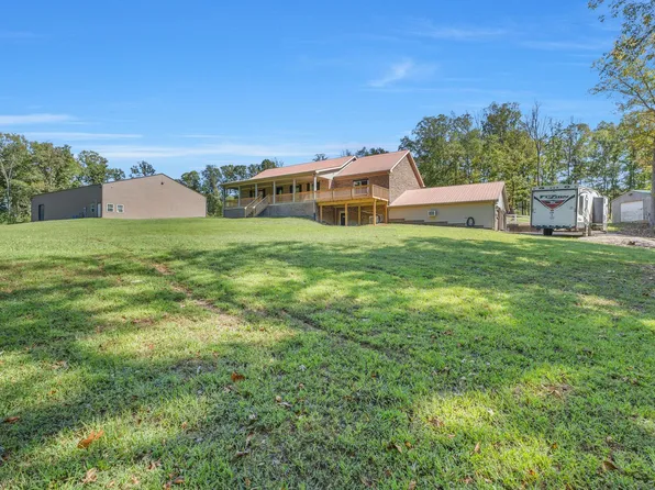 1745 Ennis Branch Rd, Mc Ewen, TN 37101