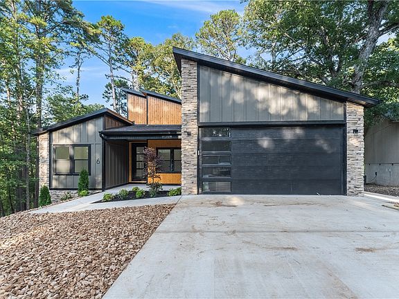 2nd image of 6 Horatio Ln
