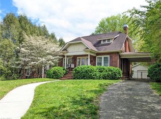 406 Cherry St, Mount Airy, NC 27030