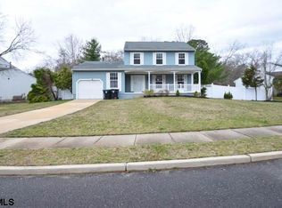 31 Greystone Ln, Sicklerville, NJ 08081