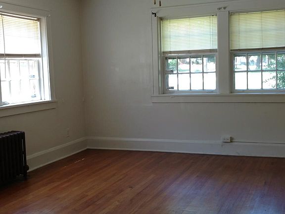 2nd image of 2303 Melrose St APT 1