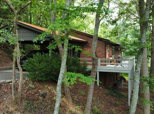 47 Hummingbird Rd, Franklin, NC 28734