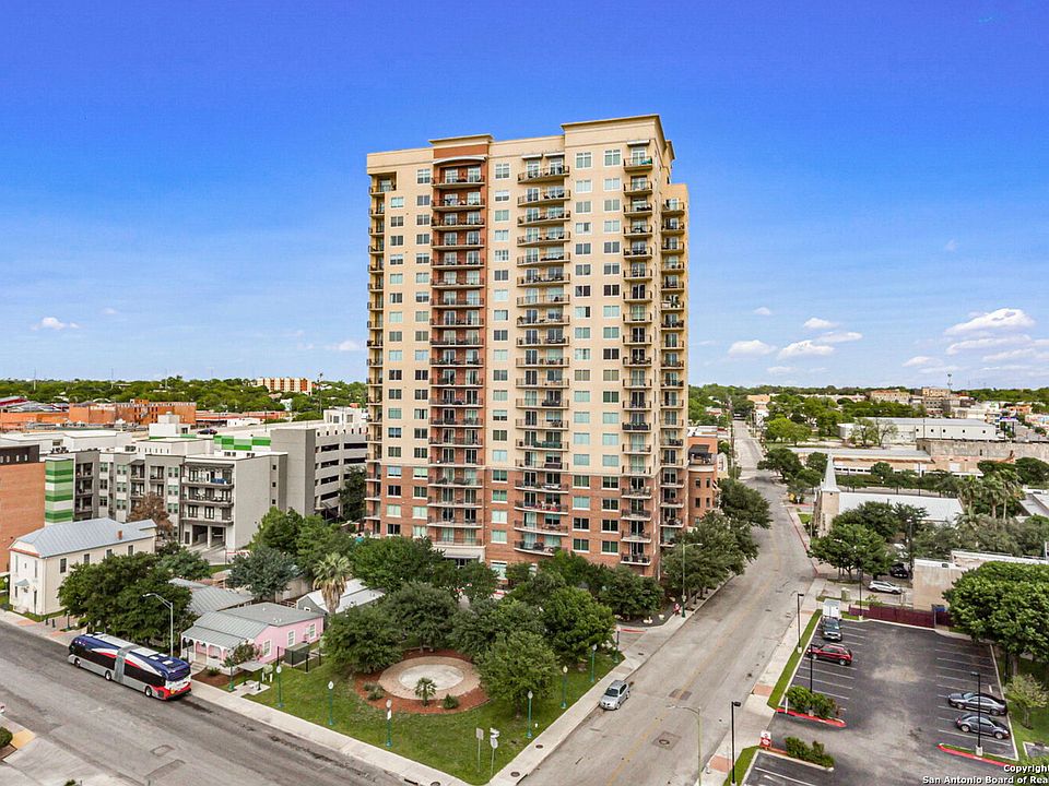 1st image of 215 Center St #203