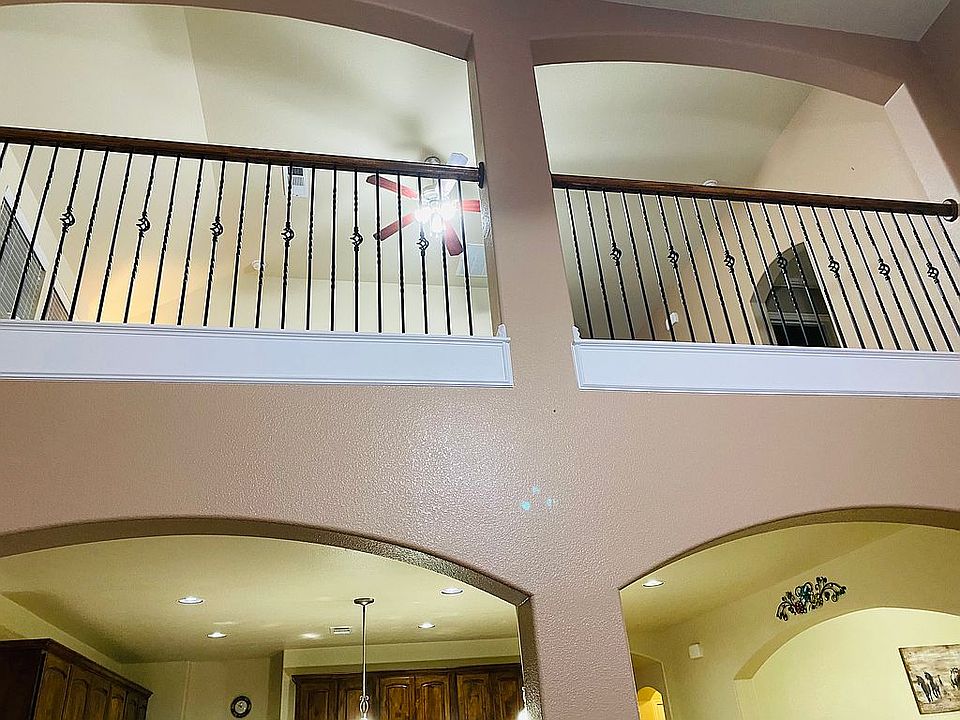 2nd image of 10852 Leesa Dr