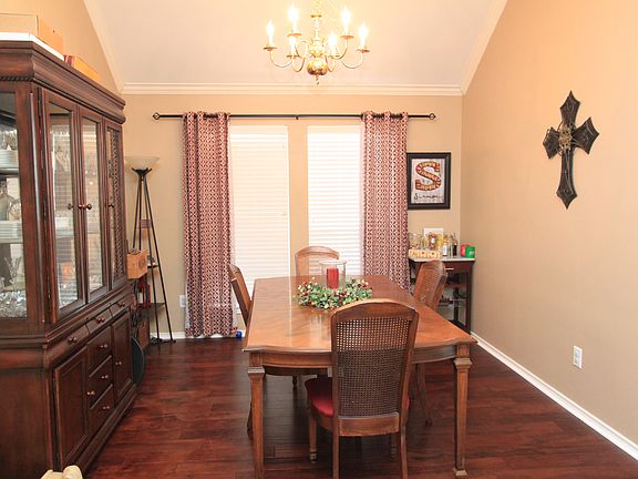 2nd image of 3935 Summerfield Dr