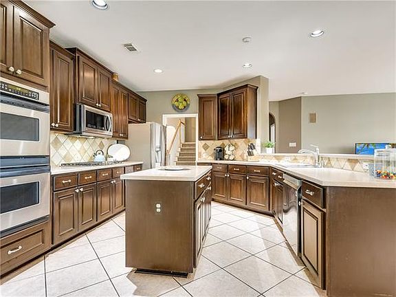 5th image of 10714 Winchelsea Dr