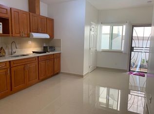 1051 7th Ave #A, Honolulu, HI 96816