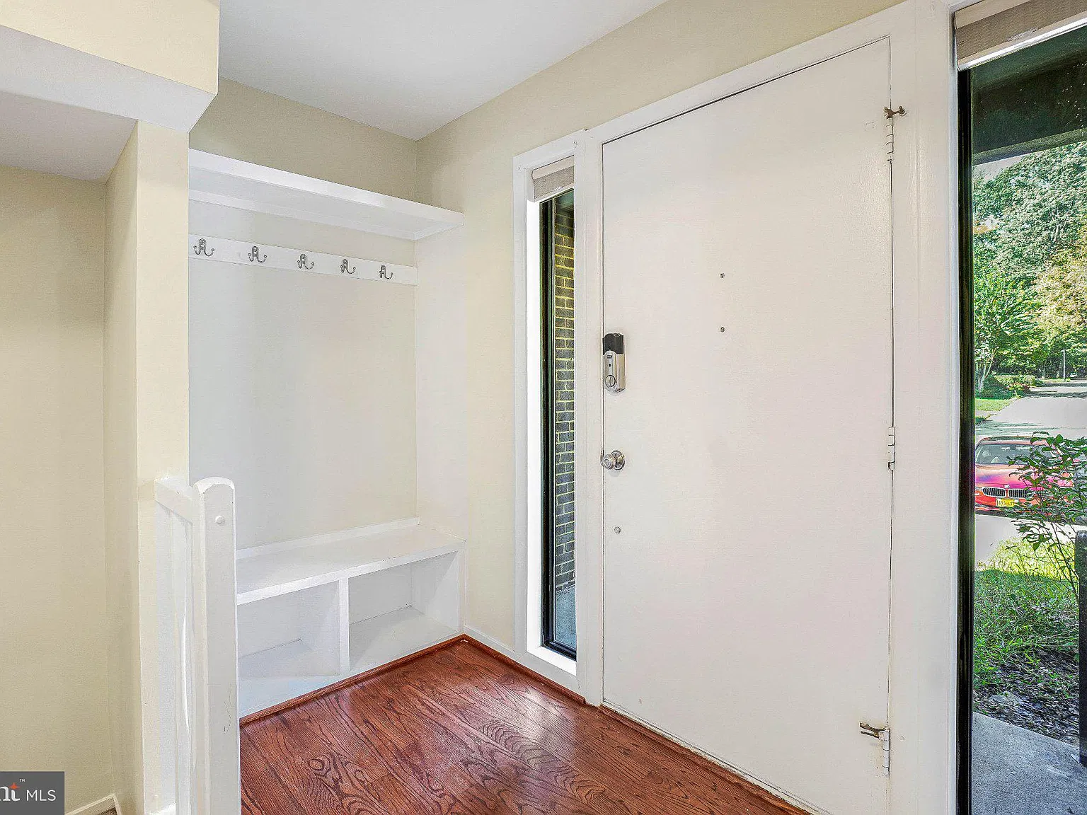 3 bed, 4.0 bath, 2248 sqft, $3,300 — Photo 4