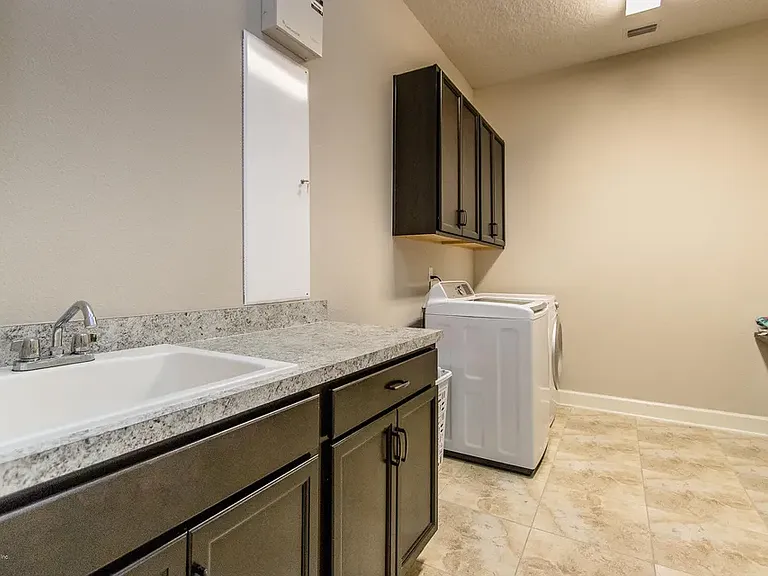 702 Charter Oaks Blvd — Photo 11