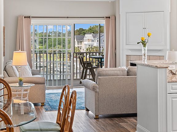 5th image of 2555 St James Drive SE Unit 406
