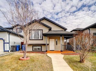 136 SE Jessie Robinson Close N, Lethbridge, AB T1H 3Y8