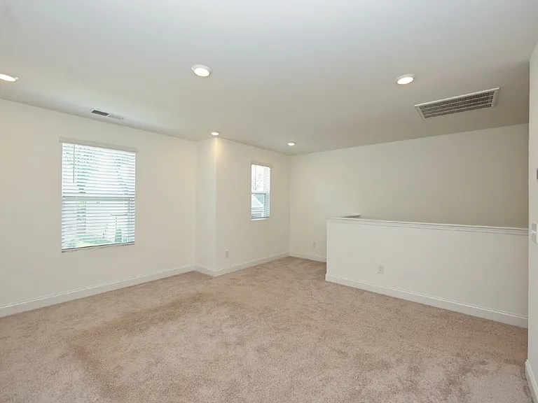 161 Crabourne Dr — Photo 63
