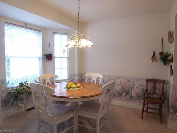 3rd image of 434 W Heritage Dr