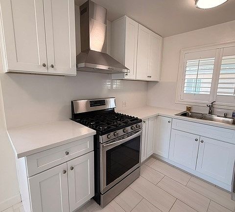 3rd image of 318 W Avenida Palizada APT 2