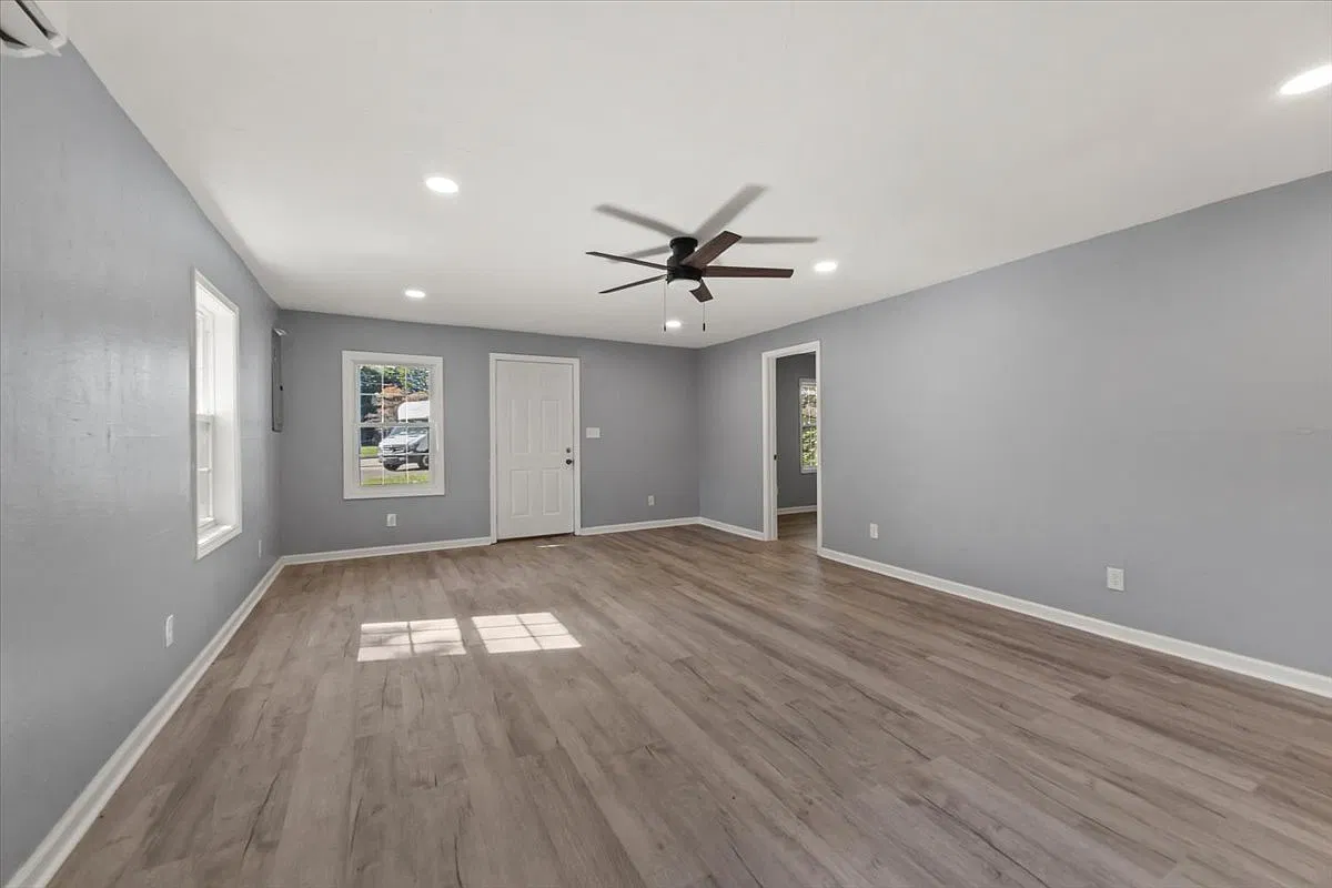 3 bed, 1200 sqft, $1,450 — Photo 4