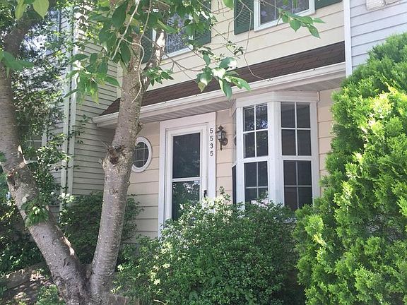 3rd image of 5535 Woodlawn Manor Ct