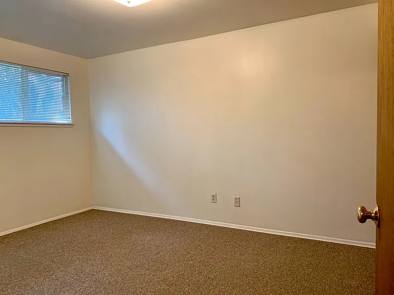 633 W Emerson Street — Photo 7