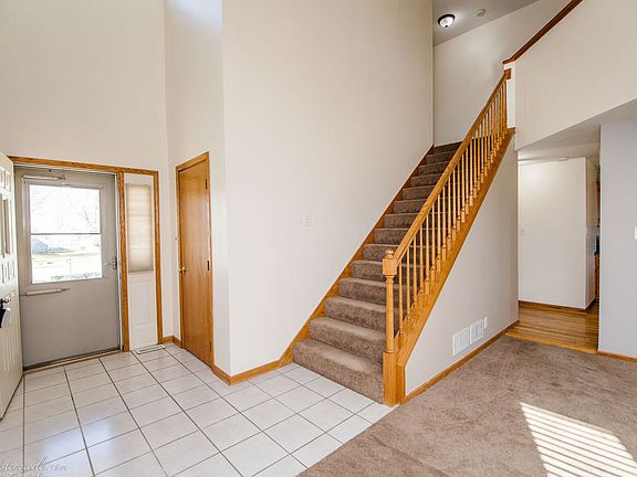 4th image of 532 Sandburg Dr Unit 532