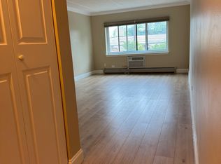 835 Pearson St APT 205, Des Plaines, IL 60016