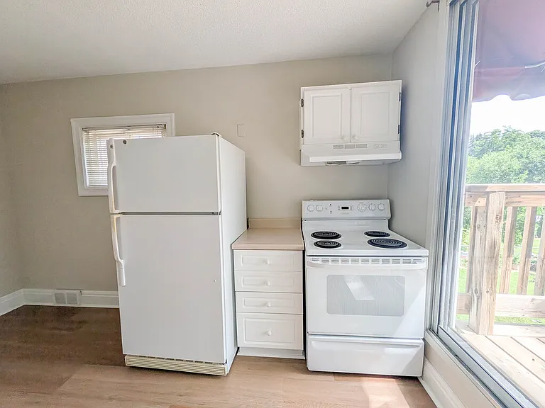 6 Wolseley Ave #2 — Photo 16