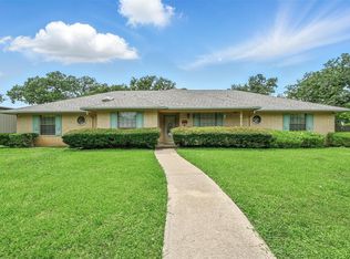 104 Timber Ridge Cir, Burleson, TX 76028