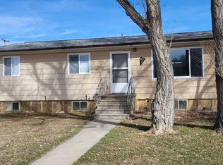 1006 S Moorehead Ave, Miles City, MT 59301