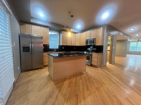 2446 W Bloomingdale Ave #2, Chicago, IL 60647