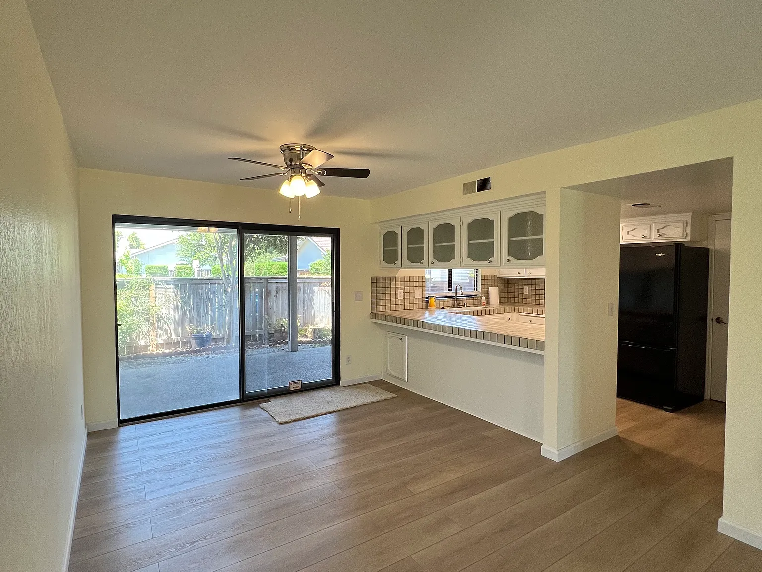 2 bed, 1315 sqft, $2,100 — Photo 3