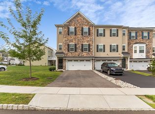 149 Graystone Dr, Trevose, PA 19053