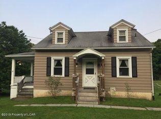 1146 Sutton Creek Rd, Dallas, PA 18612