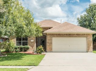 77 Tangerine Ct, Lake Jackson, TX 77566