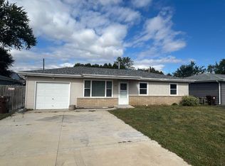 114 Marquette Rd, Machesney Park, IL 61115