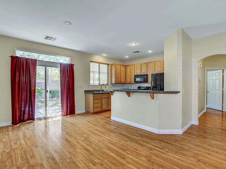 8737 Radiant Ruby Ave — Photo 9