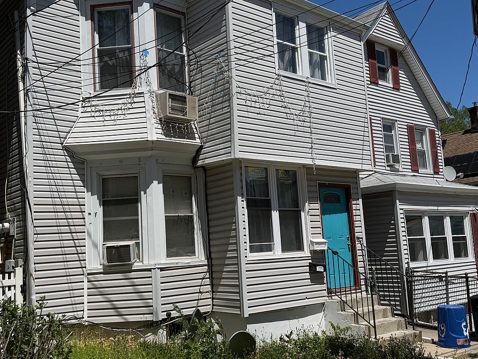 1st image of 63 Llewellyn Ave Floor 2