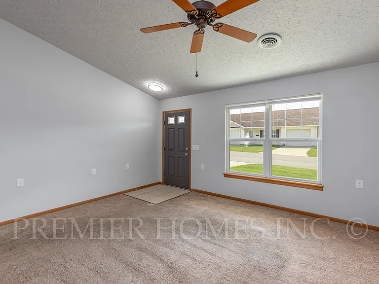 846 Serenity Ln — Photo 3