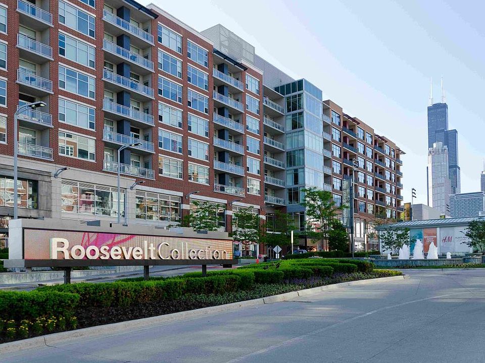 Roosevelt Collection Street Entrance