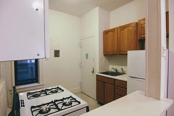 Rented by GPA Realty | media 18