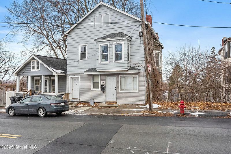 2nd image of 14 Oakwood Avenue