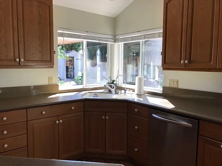 157 N Linden Dr — Photo 11