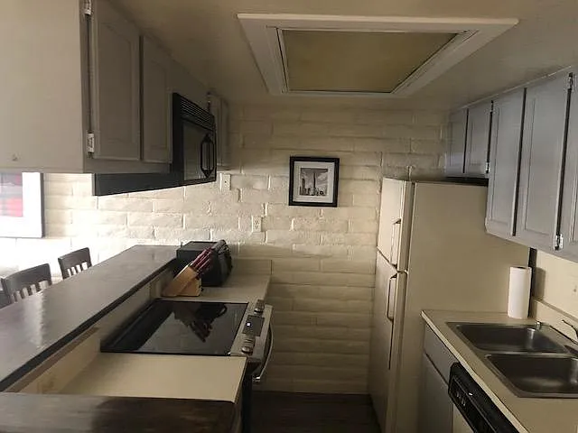 221 Vine St — Photo 4