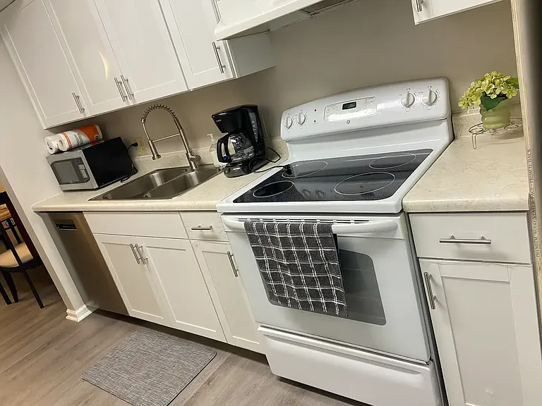 108 Schultz St #108 — Photo 8