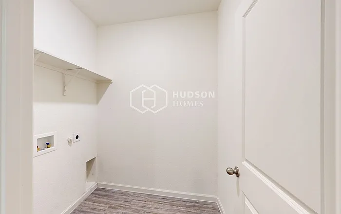 744 Devonshire Dr — Photo 29