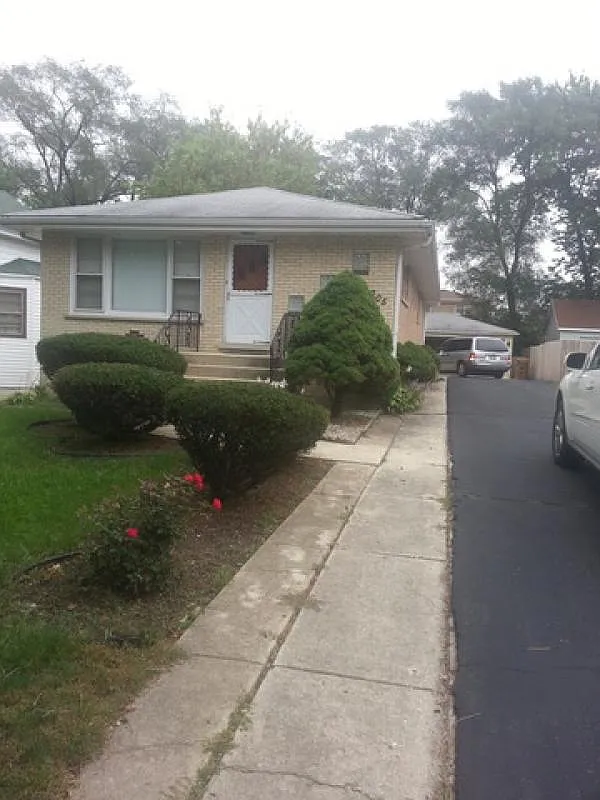 305 Oak Ave photo 1