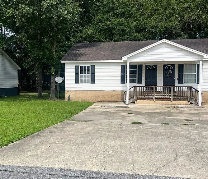 807 Ash Street Ext — Photo 2