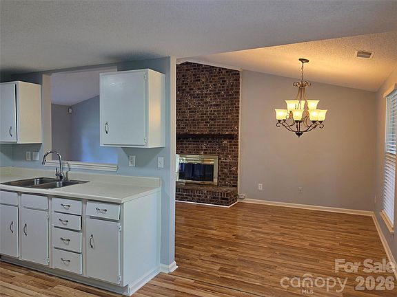 4th image of 4827 Harri Ann Dr