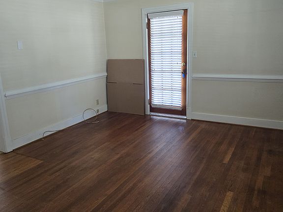 5th image of 215 Thompson St