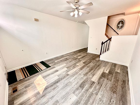 3rd image of 5227 Ridge Ave