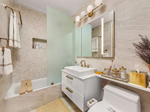 400 East 56th Street image 10 of 15