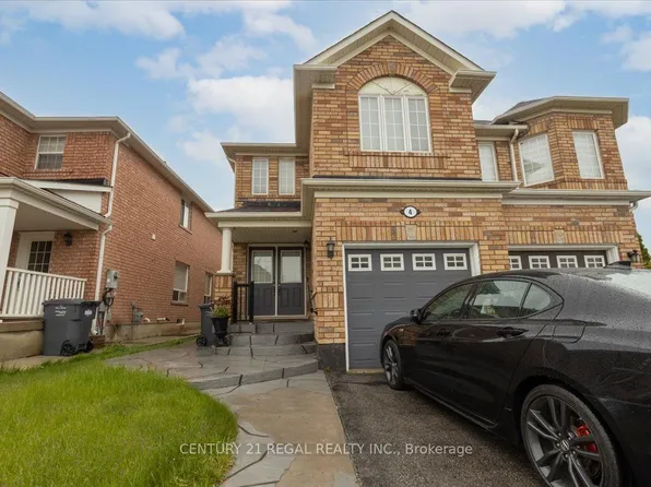 4 Parisian Rd, Brampton, ON L6P 2S8